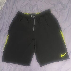 Nike men’s contend swim trunks size small